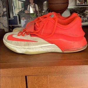 NIKE KD 7 (VII) “EGGNOG/CHRISTMAS”